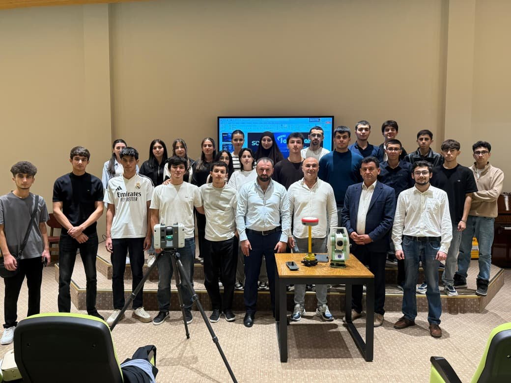 Xəzər Universitetində Topoqraf.AZ MMC və UTM Geodeziya ilə seminar
